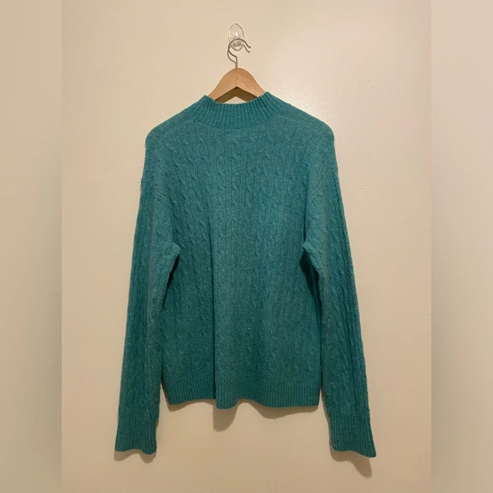 J. Crew Super soft Teal Women's Crew Neck Sweater. Size S L . Style BU741